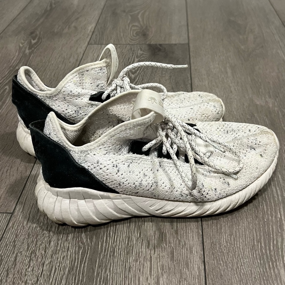 ADIDAS Tubular Doom Sock Primeknit Snkears White & Black - Picture 7 of 10
